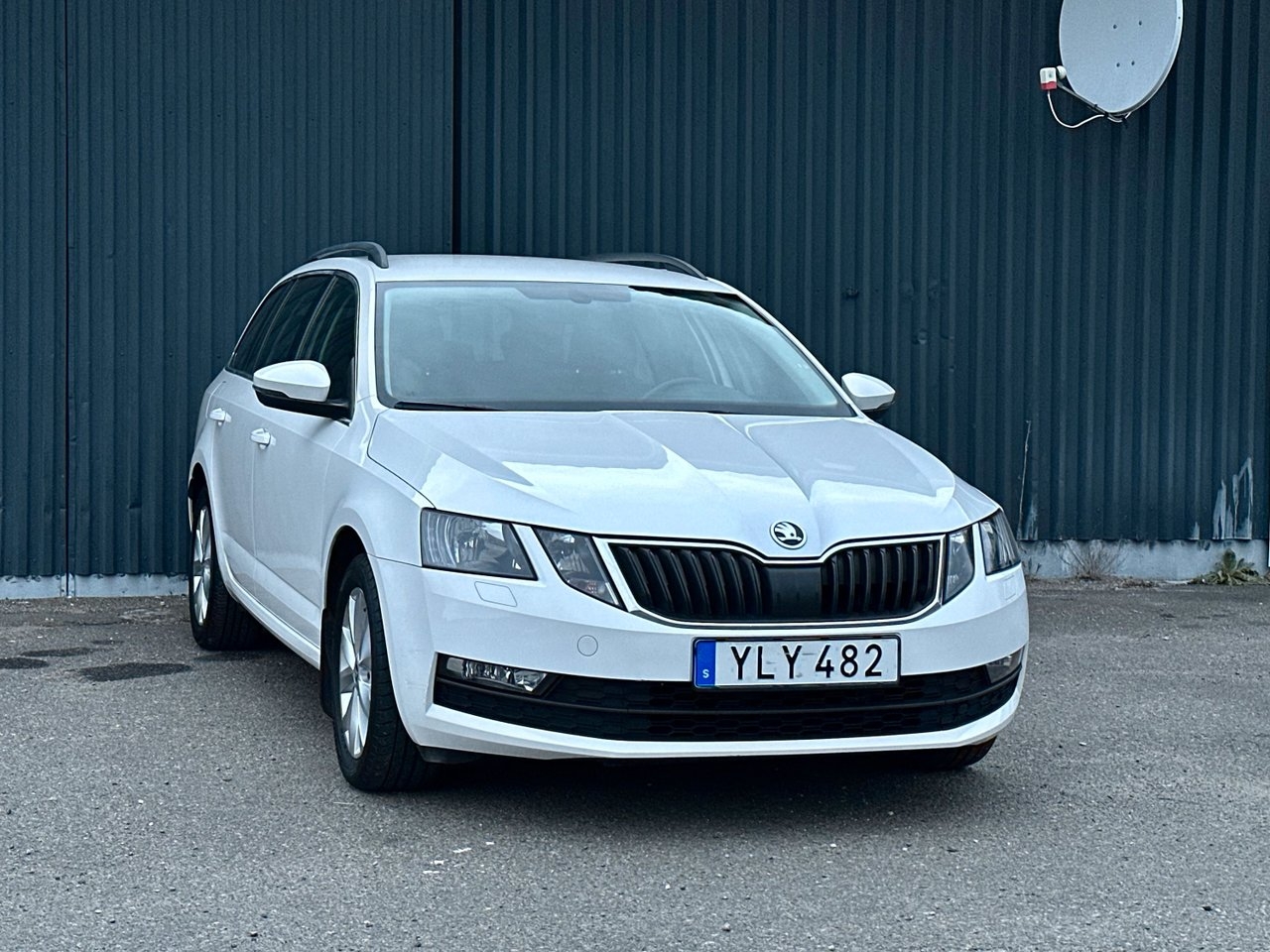 Skoda Octavia 2018, bild 2/17