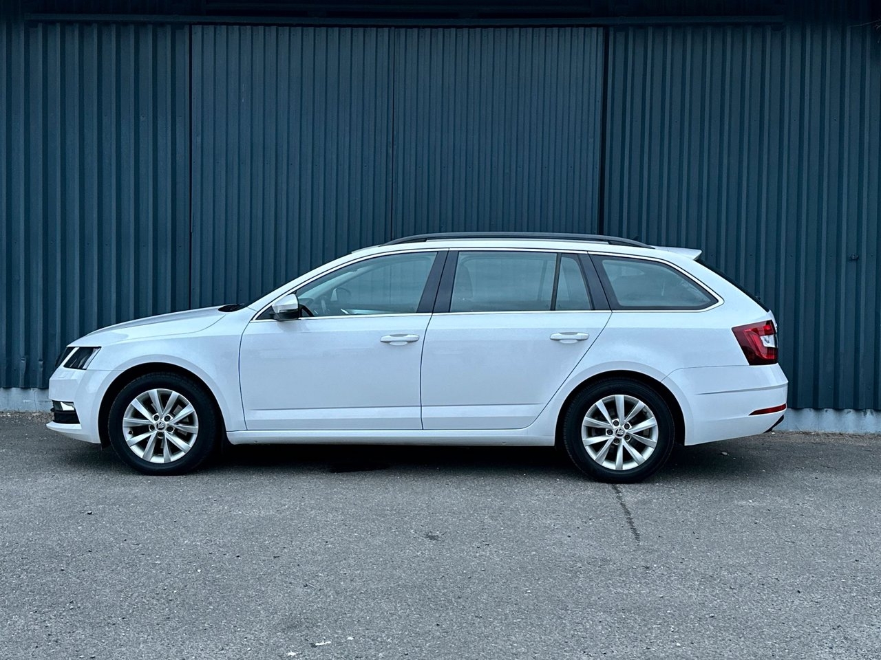 Skoda Octavia 2018, bild 3/17