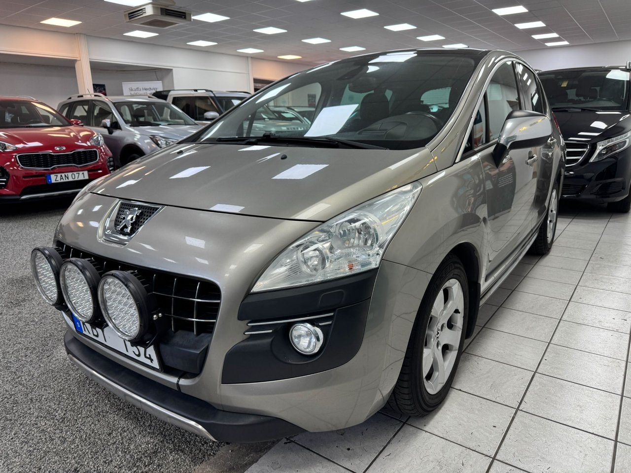 Peugeot 3008 2.0 HDi FAP 2009, bild 2/10