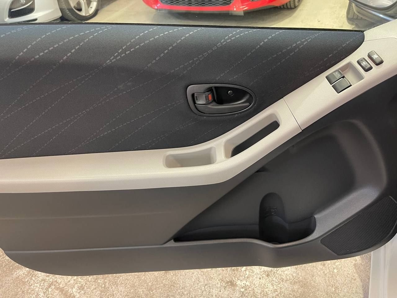 Toyota Yaris 3-DÖRRAR 1.3 VVT-I AUTOMAT 2007, bild 7/10