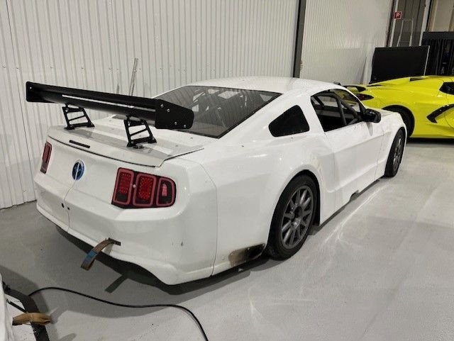 Ford Mustang V8 Thundercar 2013, photo 2/10