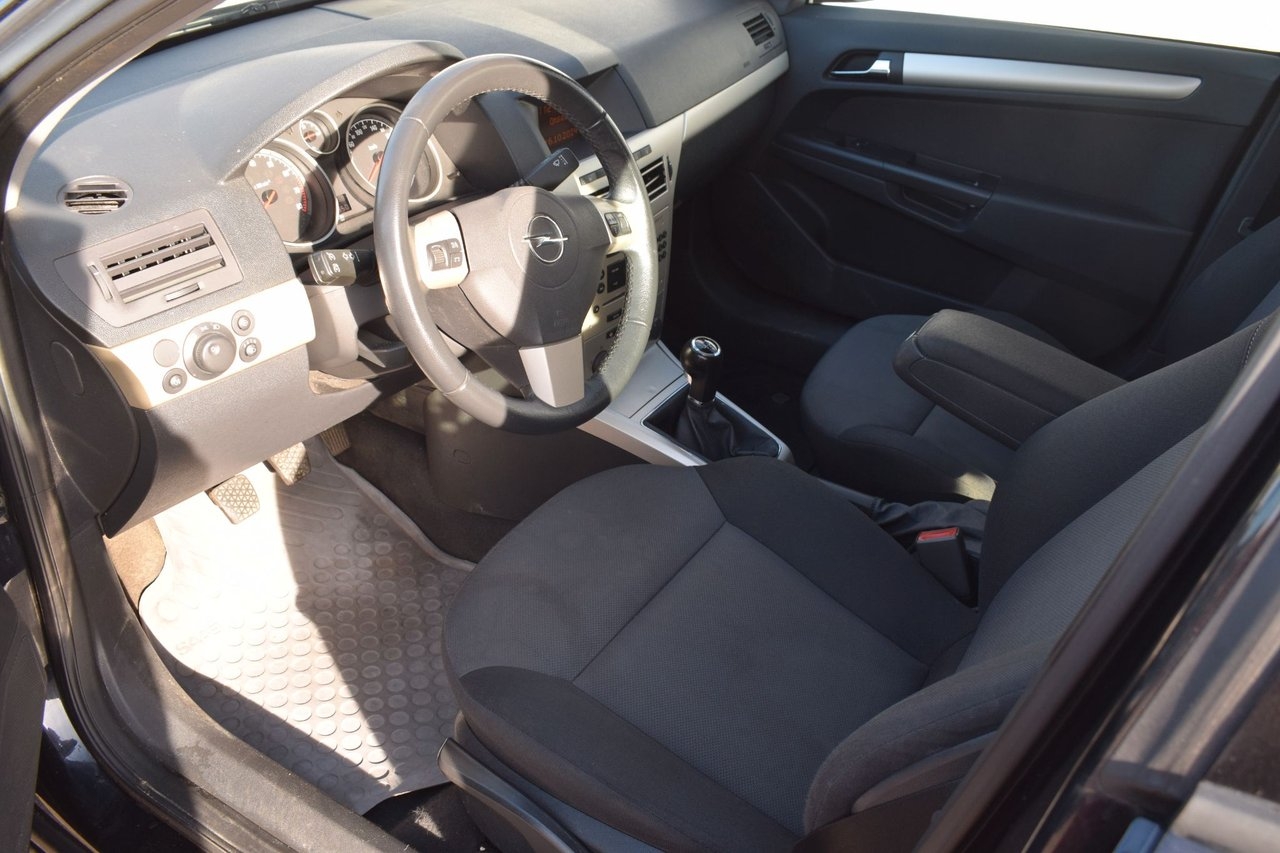 Opel Astra Caravan 2008, bild 8/8