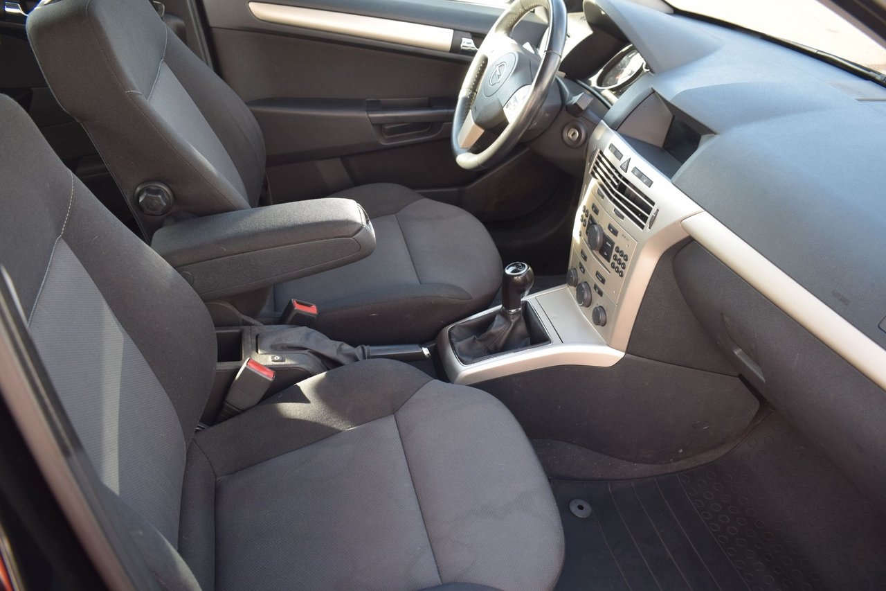 Opel Astra Caravan 2008, bild 7/8