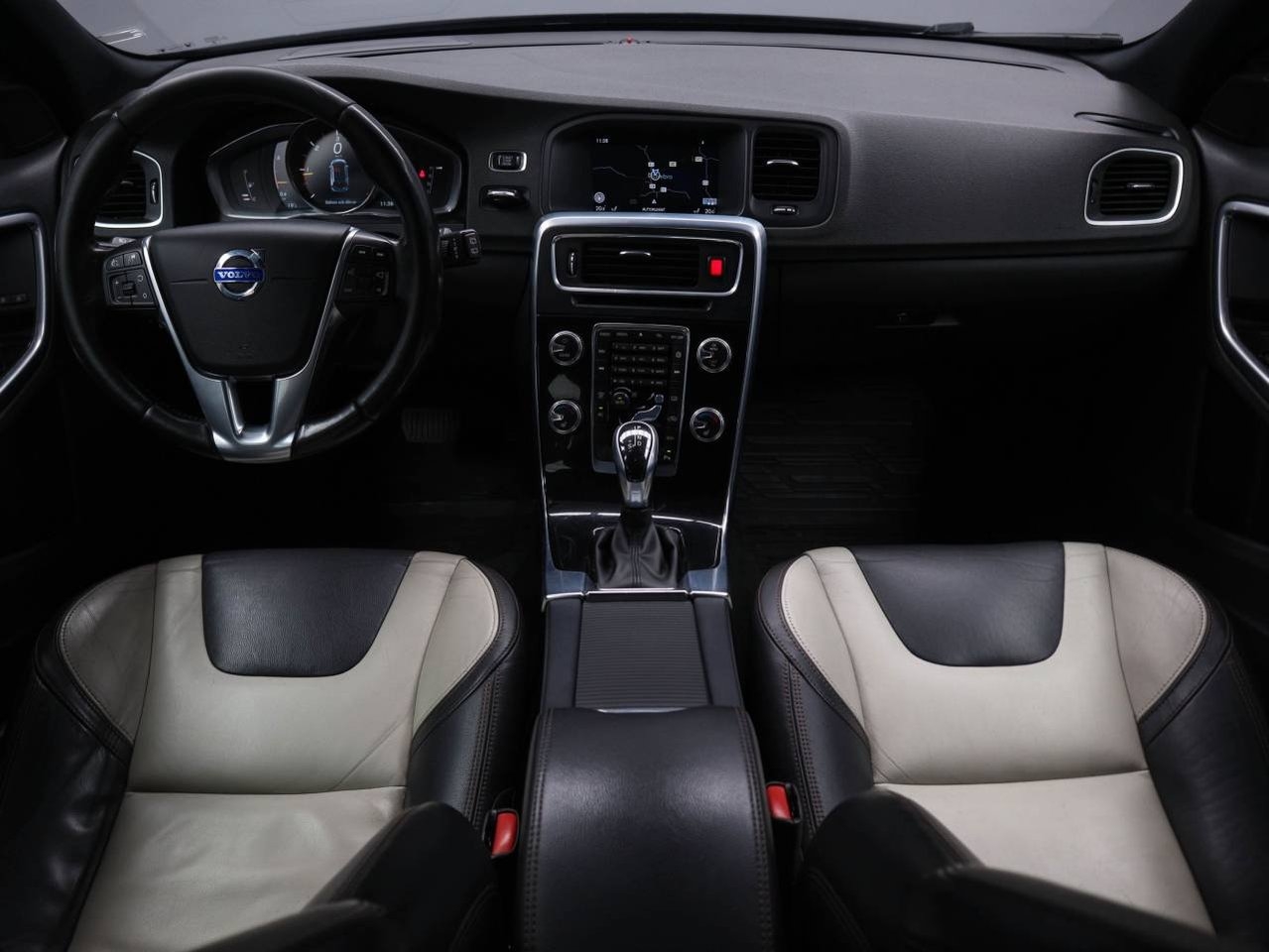 Volvo V60 Cross Country 2016, bild 2/10