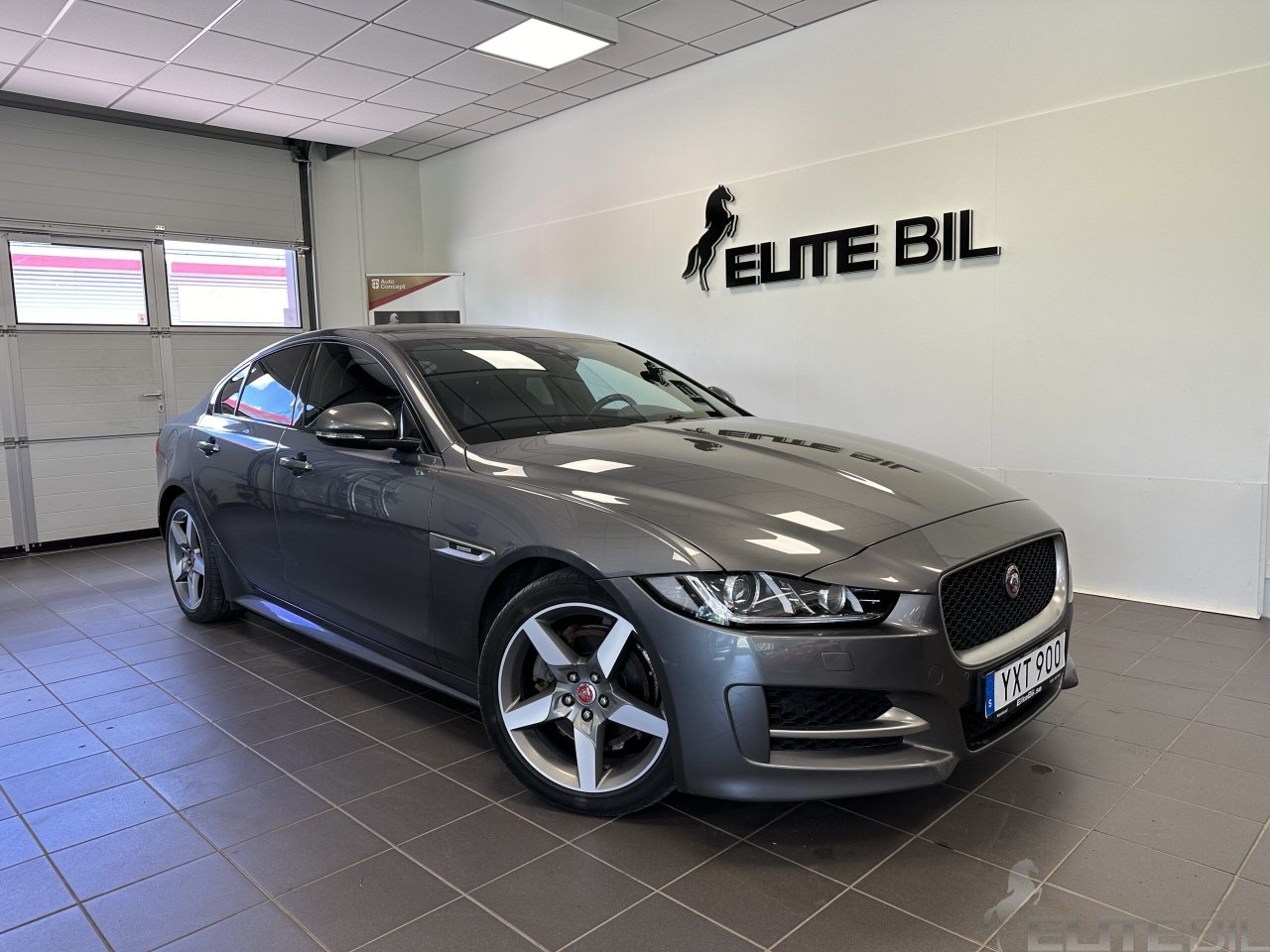 Jaguar XE