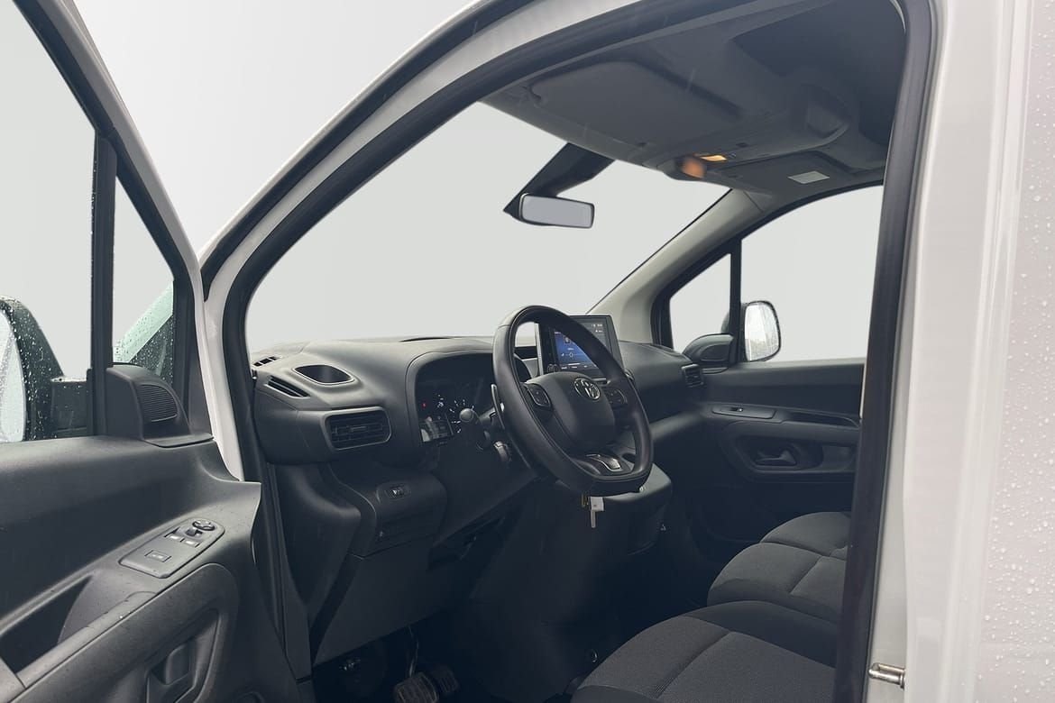 Toyota Proace City 2021, photo 6/10