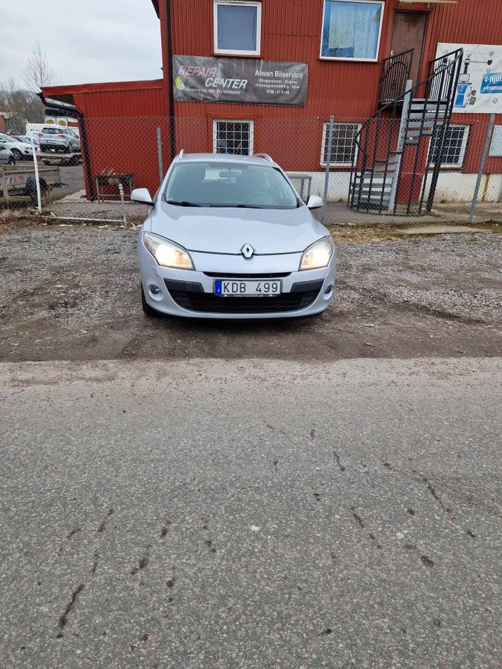 Renault Megane Grandtour 1.5 dCi Euro 5 2010, bild 4/10