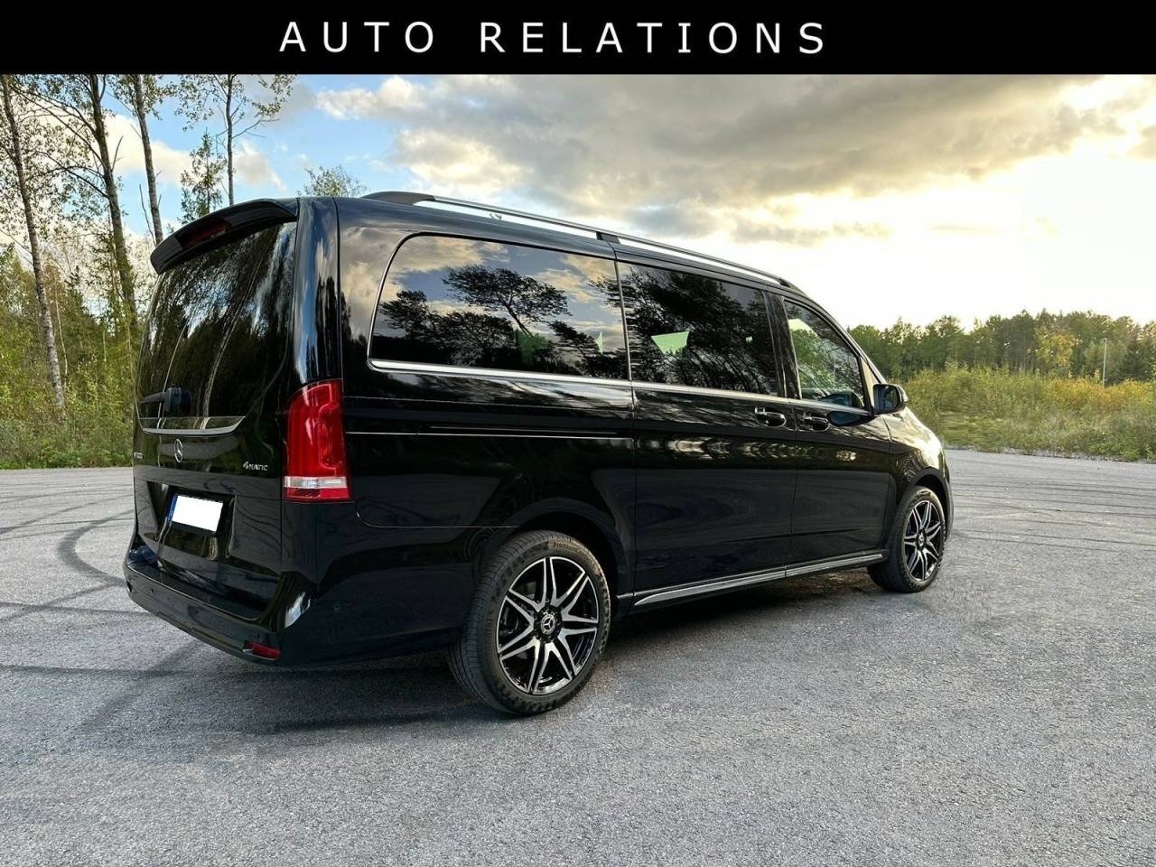 Mercedes-Benz V 2023, bild 2/5
