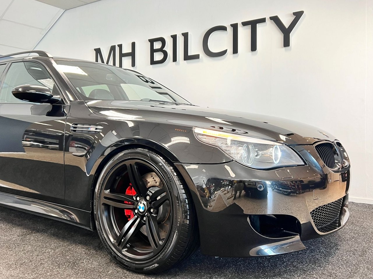 BMW M5 V10 507HK Touring 2007, kuva 2/10