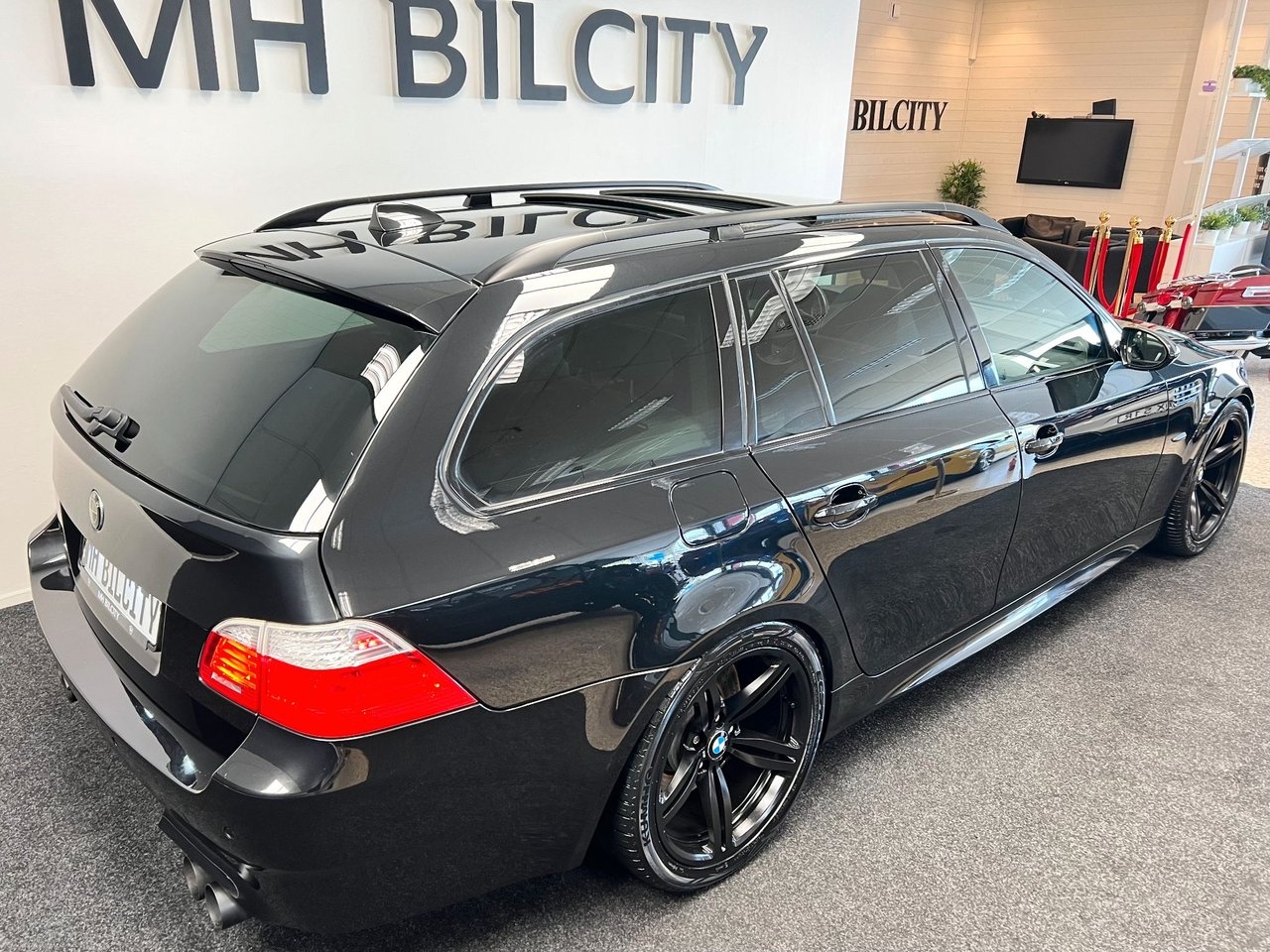 BMW M5 V10 507HK Touring 2007, kuva 7/10