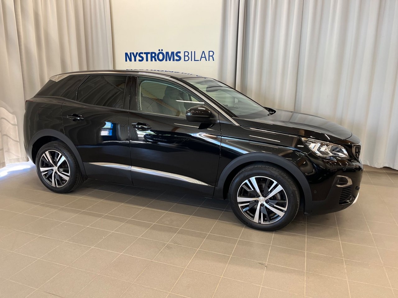 Peugeot 3008 Allure 1.2 PureTech 130 2017, bild 2/8