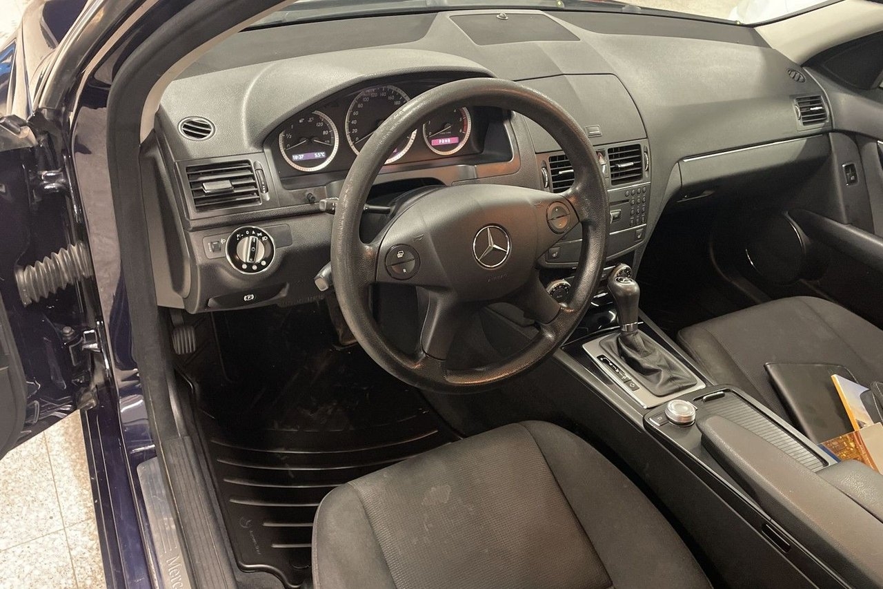 Mercedes-Benz C 2009, bild 7/14