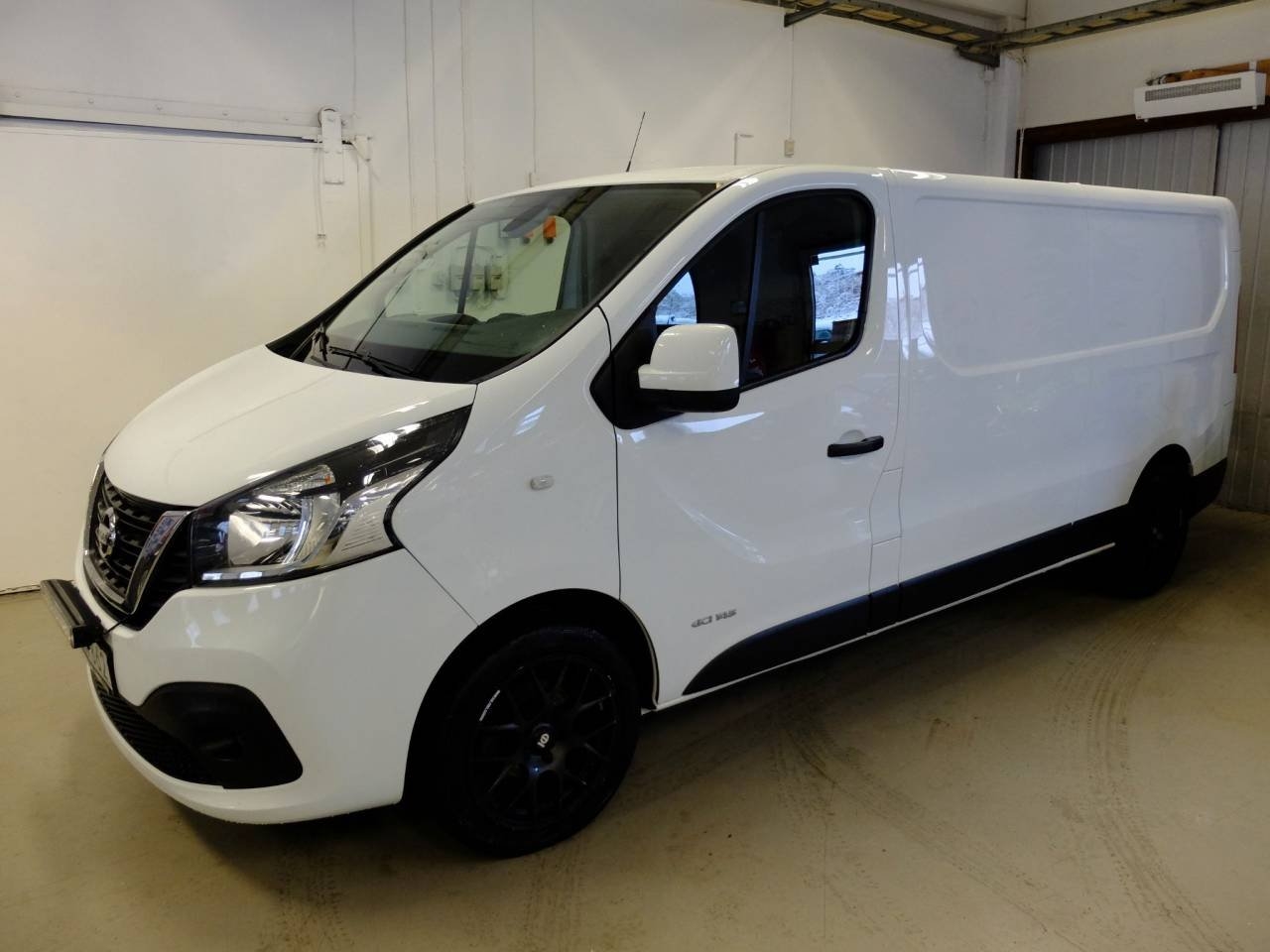 Nissan NV300