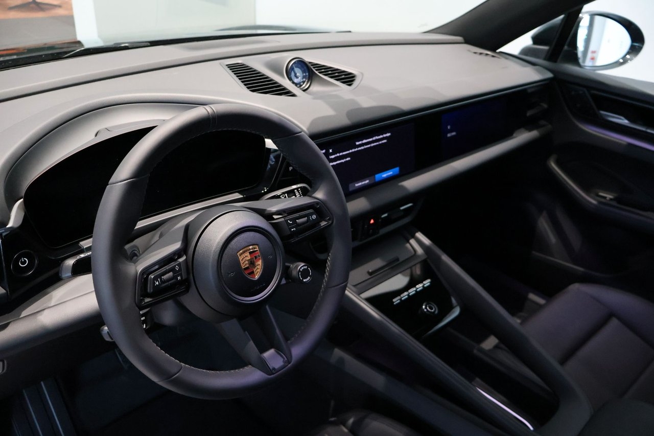 Porsche Macan 4 Electric 2024, bild 5/10