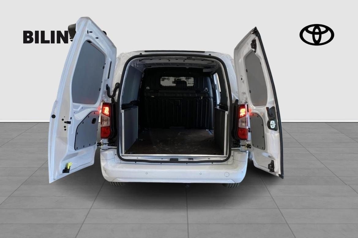 Toyota Proace City 2024, bild 2/10