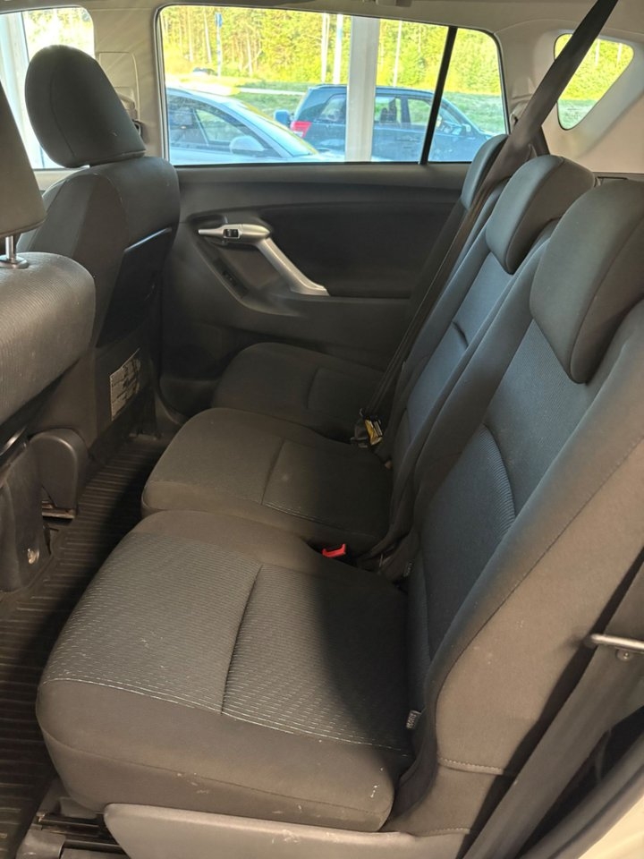 Toyota Verso 2.0 7-sits (RÄNTEFRITT) 2012, bild 7/9
