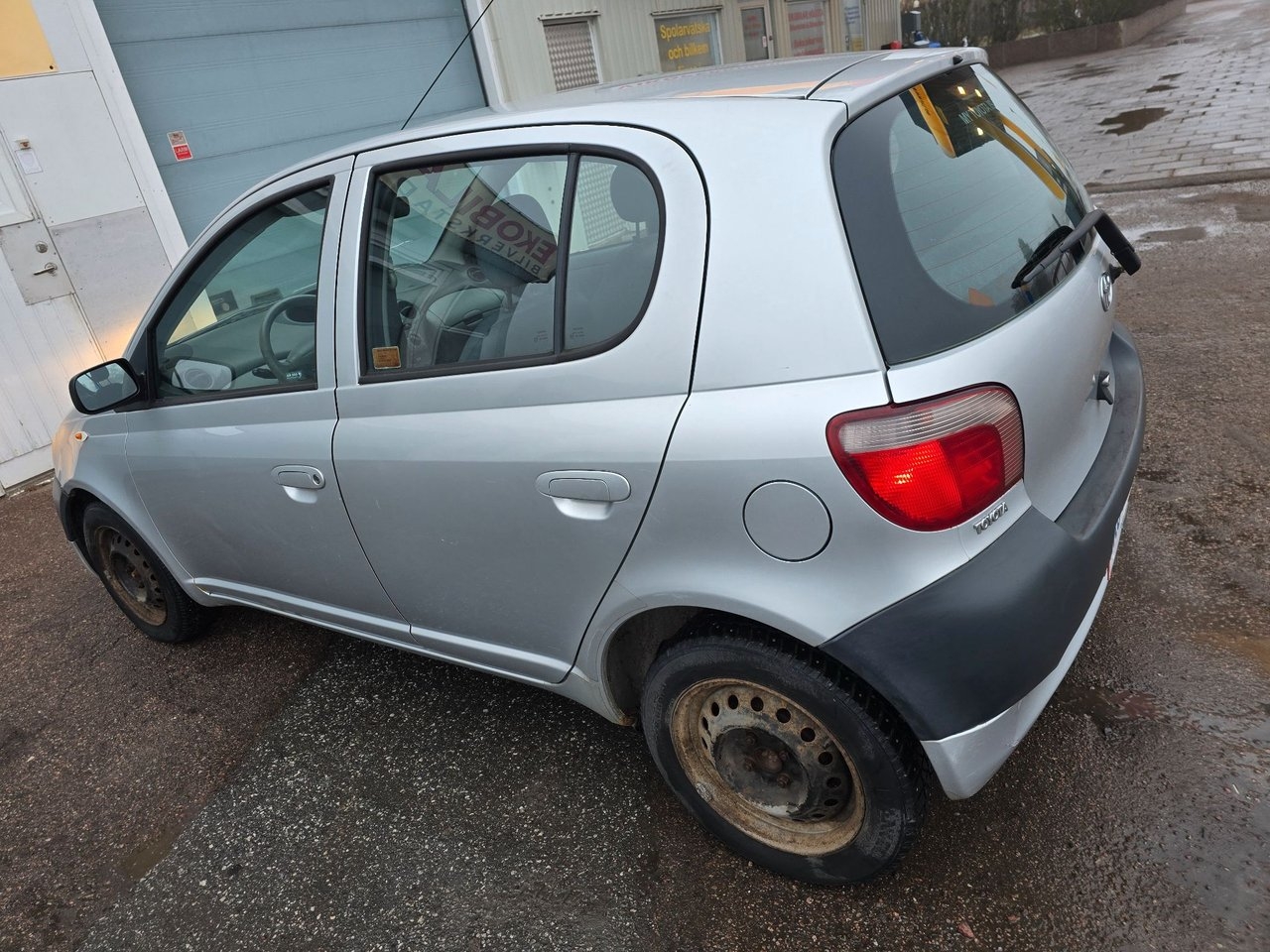 Toyota Yaris 5-dörrar 1.0 VVT-i 2002, bild 5/11