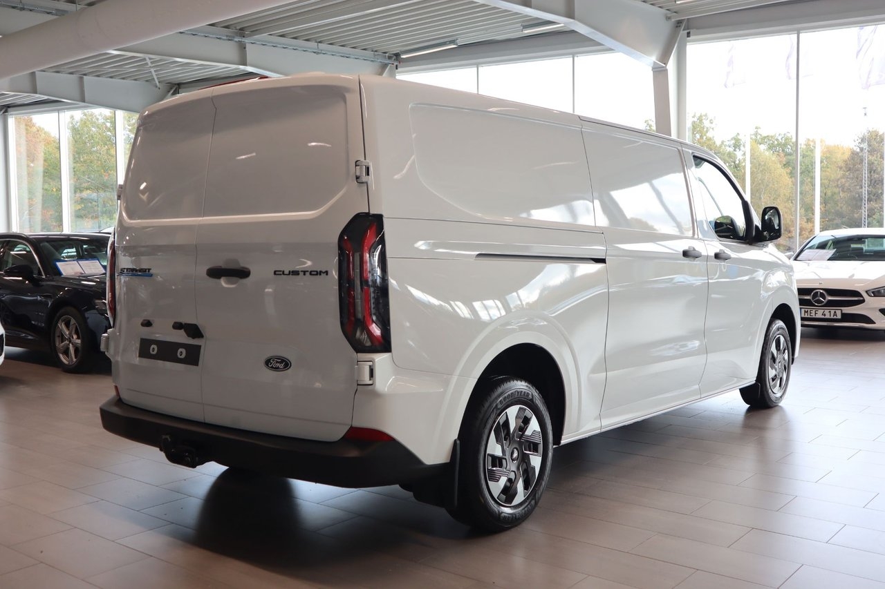 Ford Transit E-Custom Trend L2 BEV 218hk 2025, bild 2/10