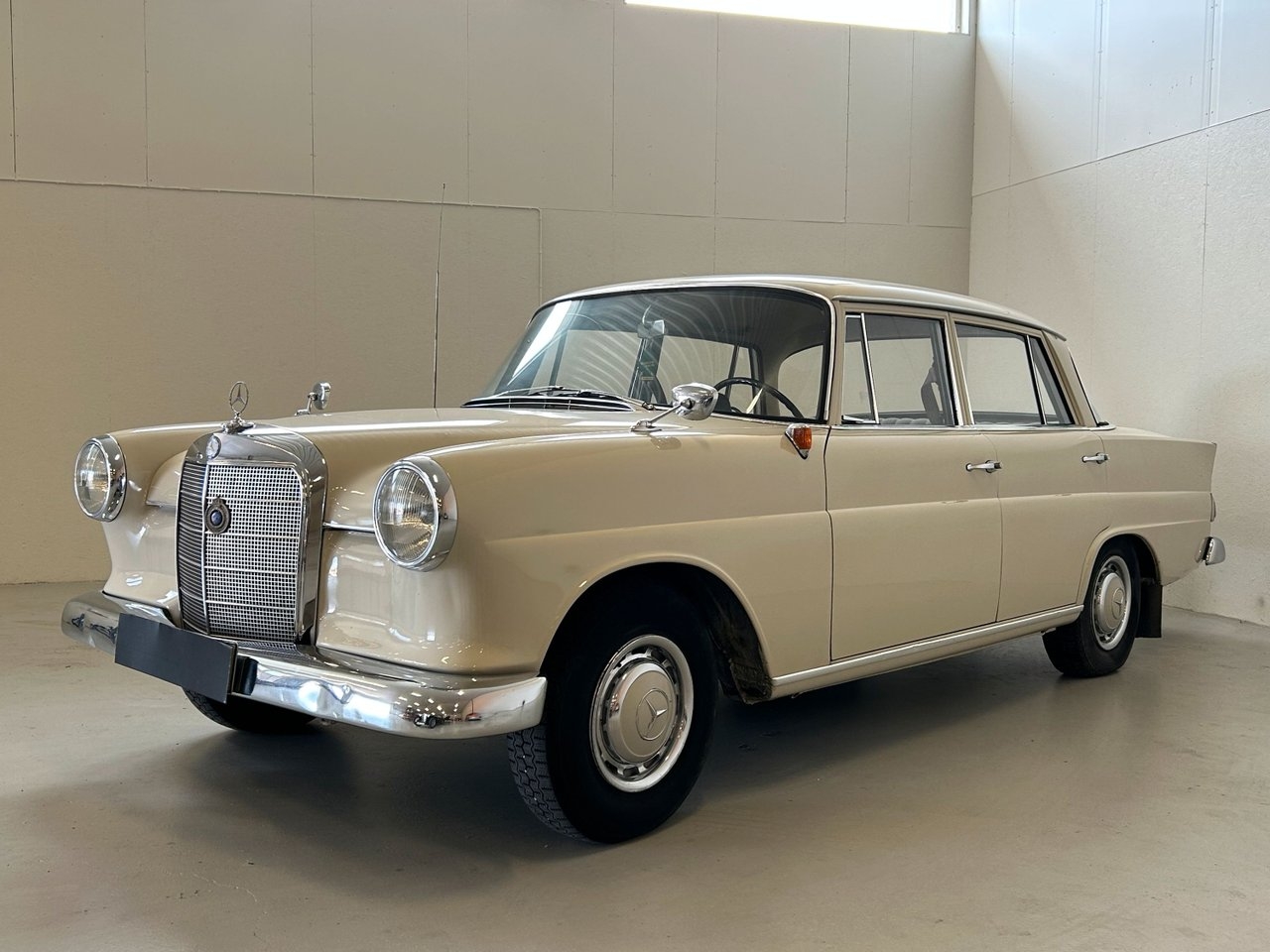 Mercedes-Benz 190