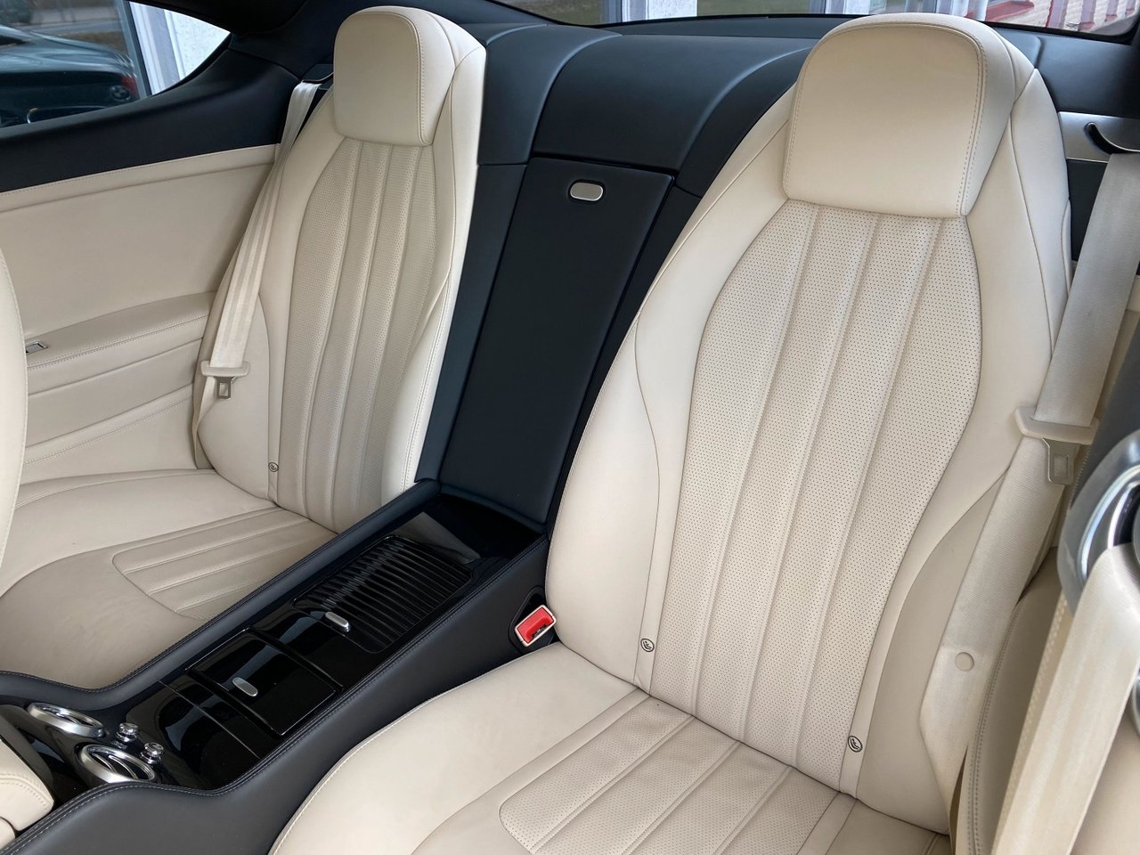 Bentley Continental GT 6.0 W12 Aut 2012, photo 6/38