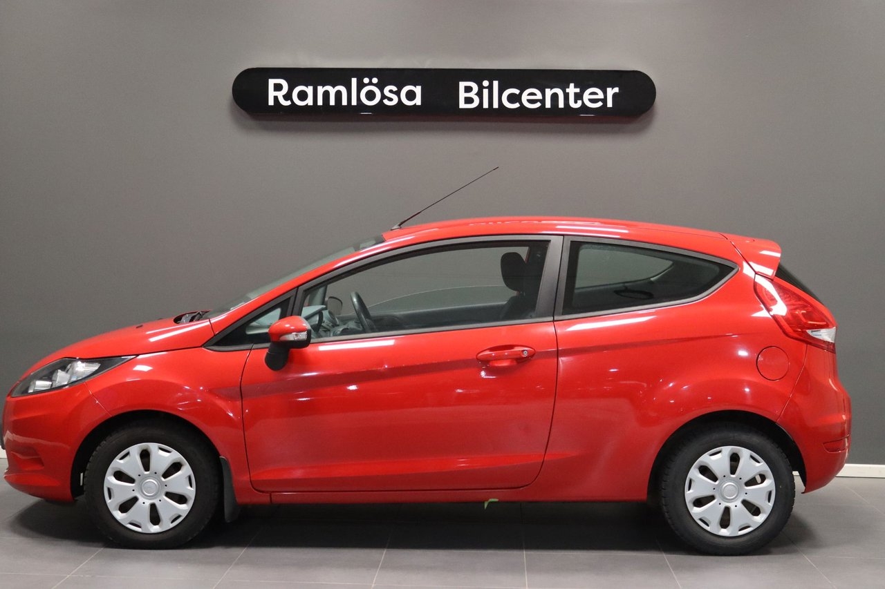Ford Fiesta 3-dörrar 1.25 Trend Euro 5 2010, kuva 2/10