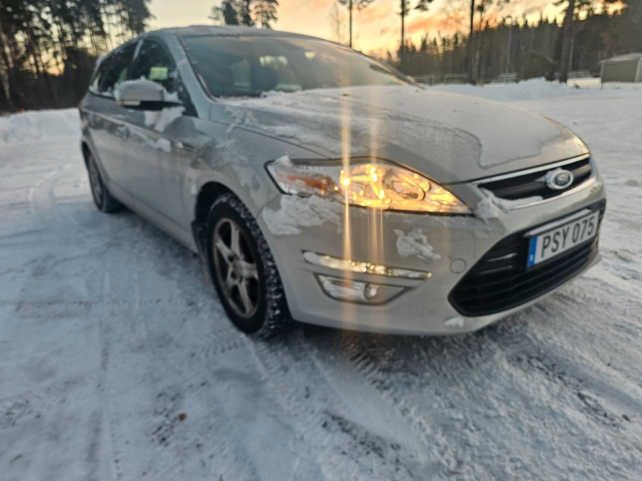 Ford Mondeo 2012, bild 2/7