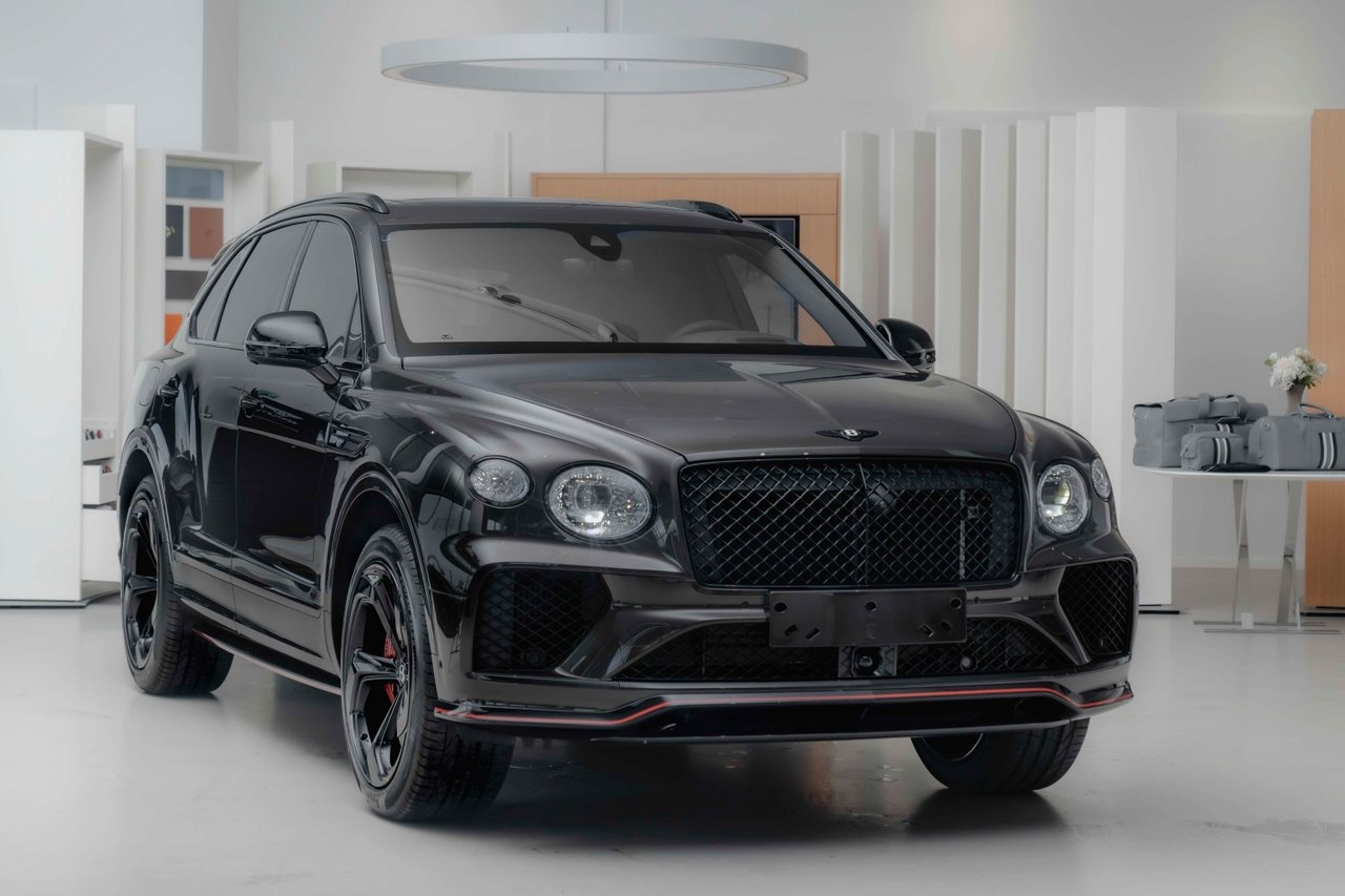 Bentley Bentayga V8 S Black Edition 2025, bild 2/10