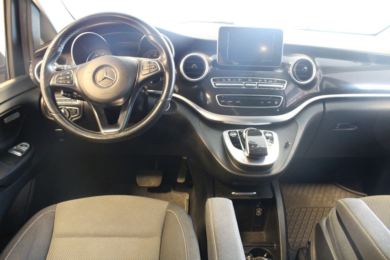 Mercedes-Benz V 2016, photo 4/16