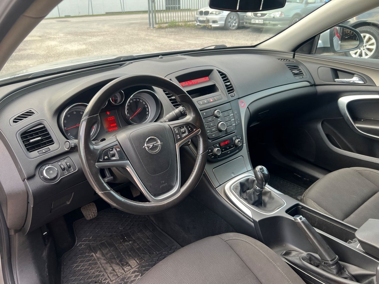 Opel Insignia 2010, kuva 4/10