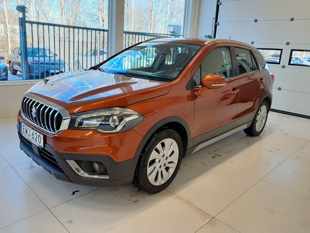 Suzuki S-Cross 2018, bild 2/10