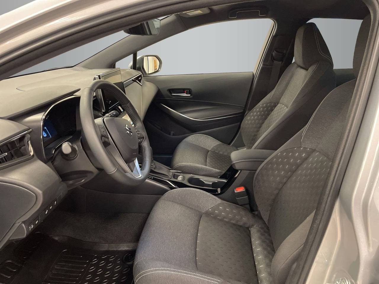 Suzuki Swace 2023, kuva 4/6