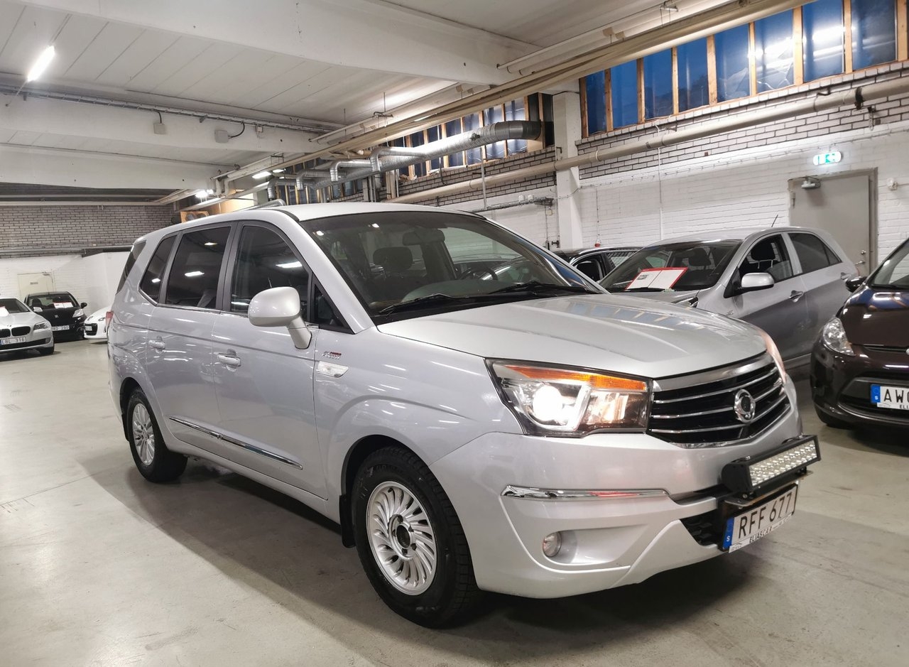 SsangYong Rodius 2016, bild 2/10