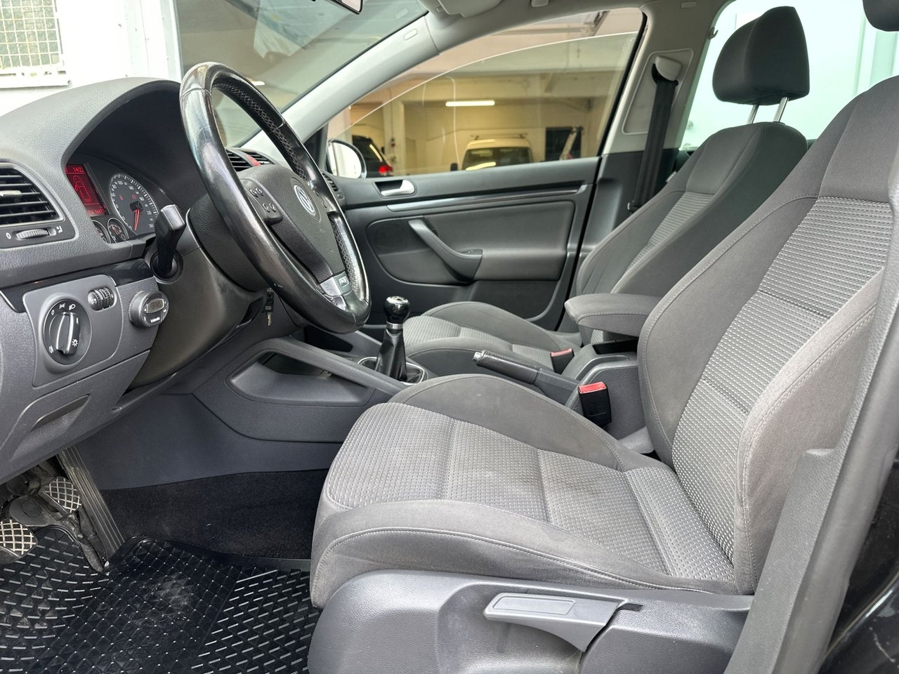 Volkswagen Golf V 5-dörrar 2008, bild 6/6