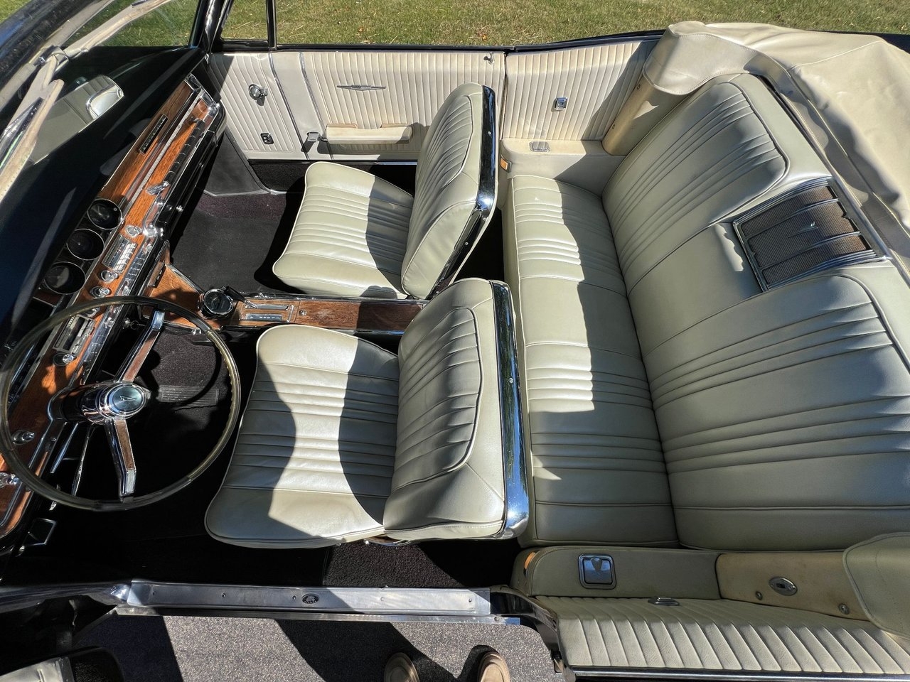 Pontiac Bonneville Cab 1965, kuva 2/10