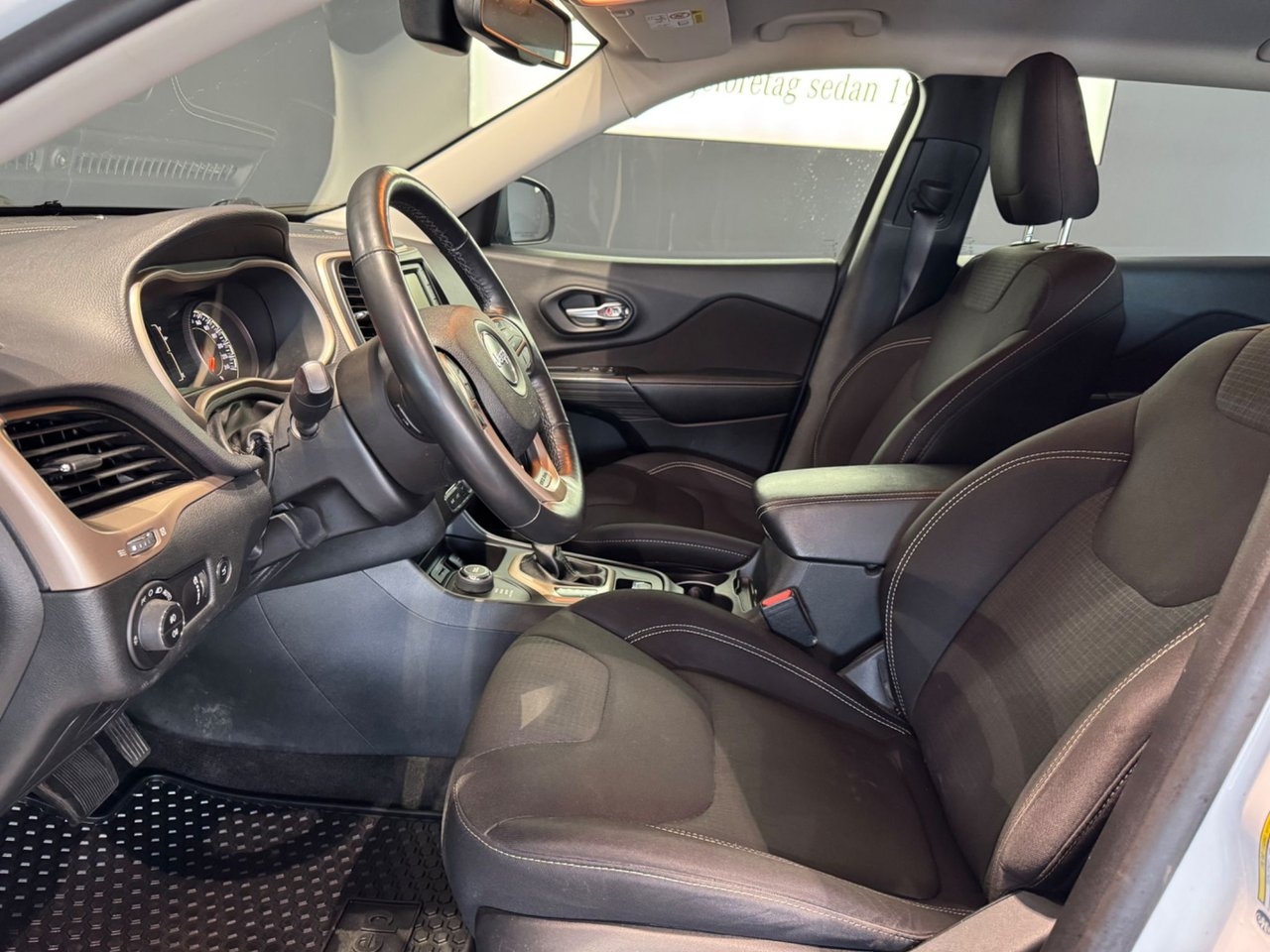 Jeep Cherokee 2.0 CRD 4WD Aut 2015, bild 7/10