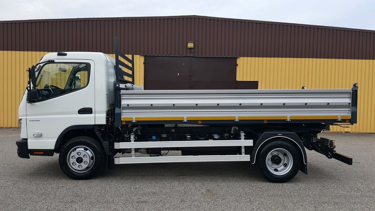 Mitsubishi Fuso 2023, bild 3/10