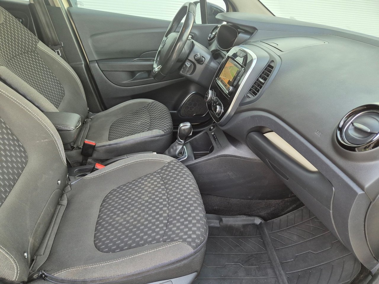 Renault Captur 2019, kuva 6/10