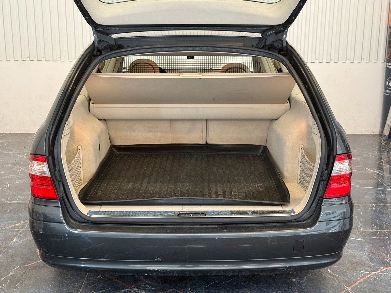 Mercedes-Benz E 2004, kuva 5/10