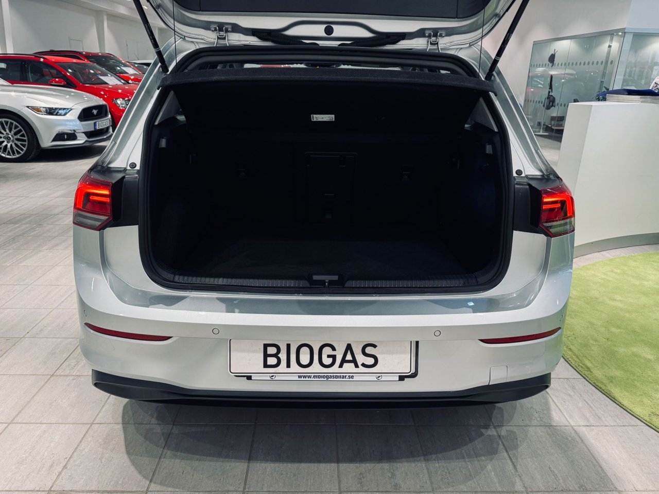 Volkswagen Golf 1.5 TGI 2023, bild 6/10