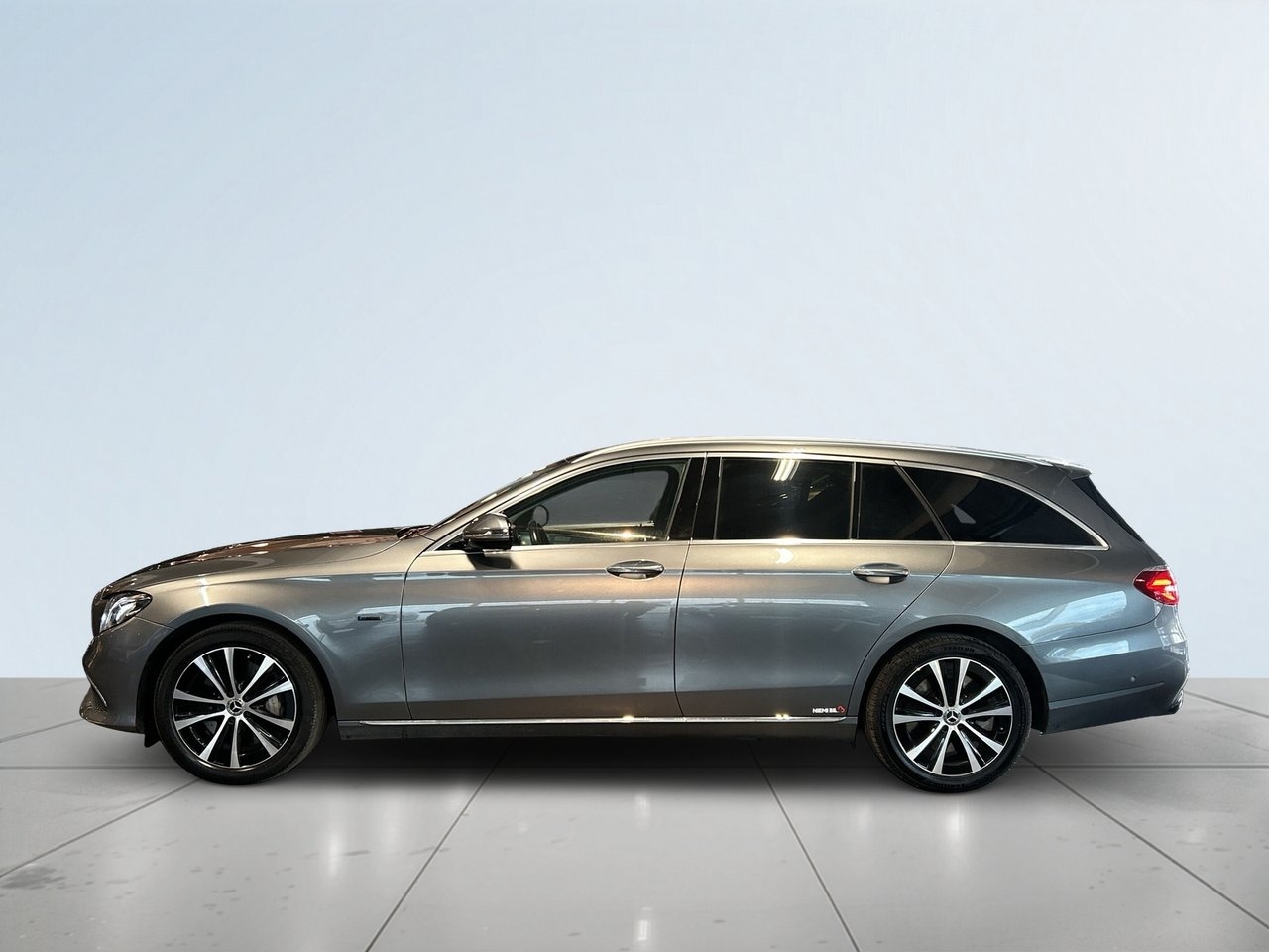Mercedes-Benz E 300 de T Plug-In MoK 2019, bild 4/19