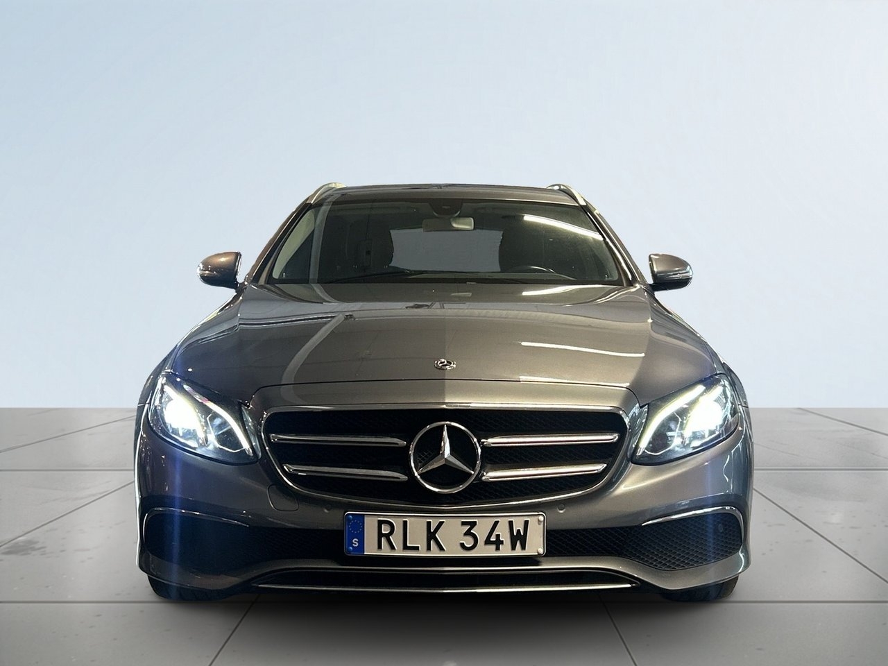 Mercedes-Benz E 300 de T Plug-In MoK 2019, bild 2/19