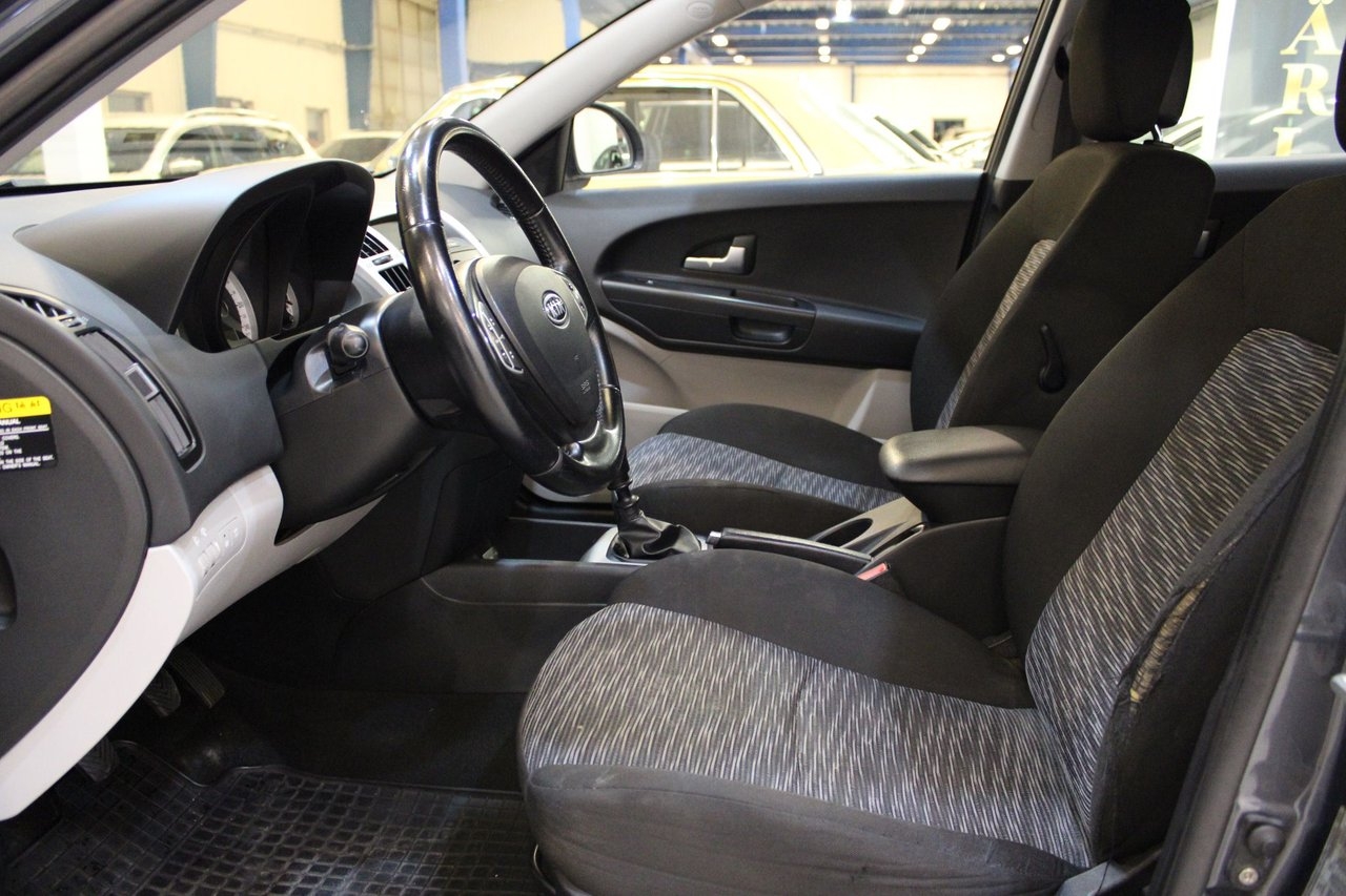 Kia Ceed 2009, bild 6/10