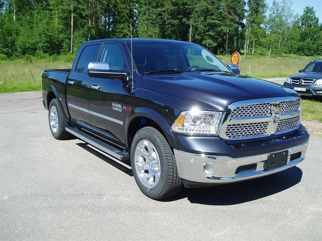 Dodge RAM 1500 Laramie Crew Cab 2017, bild 2/10