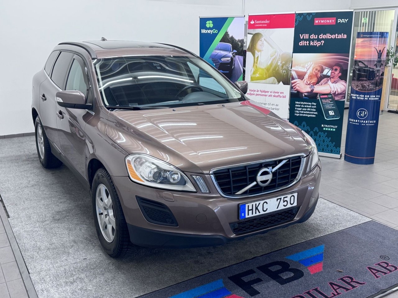 Volvo XC60 D4 Momentum 2013, photo 2/10