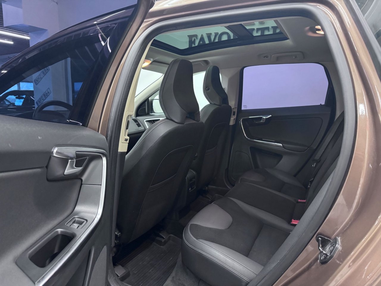 Volvo XC60 D4 Momentum 2013, photo 5/10