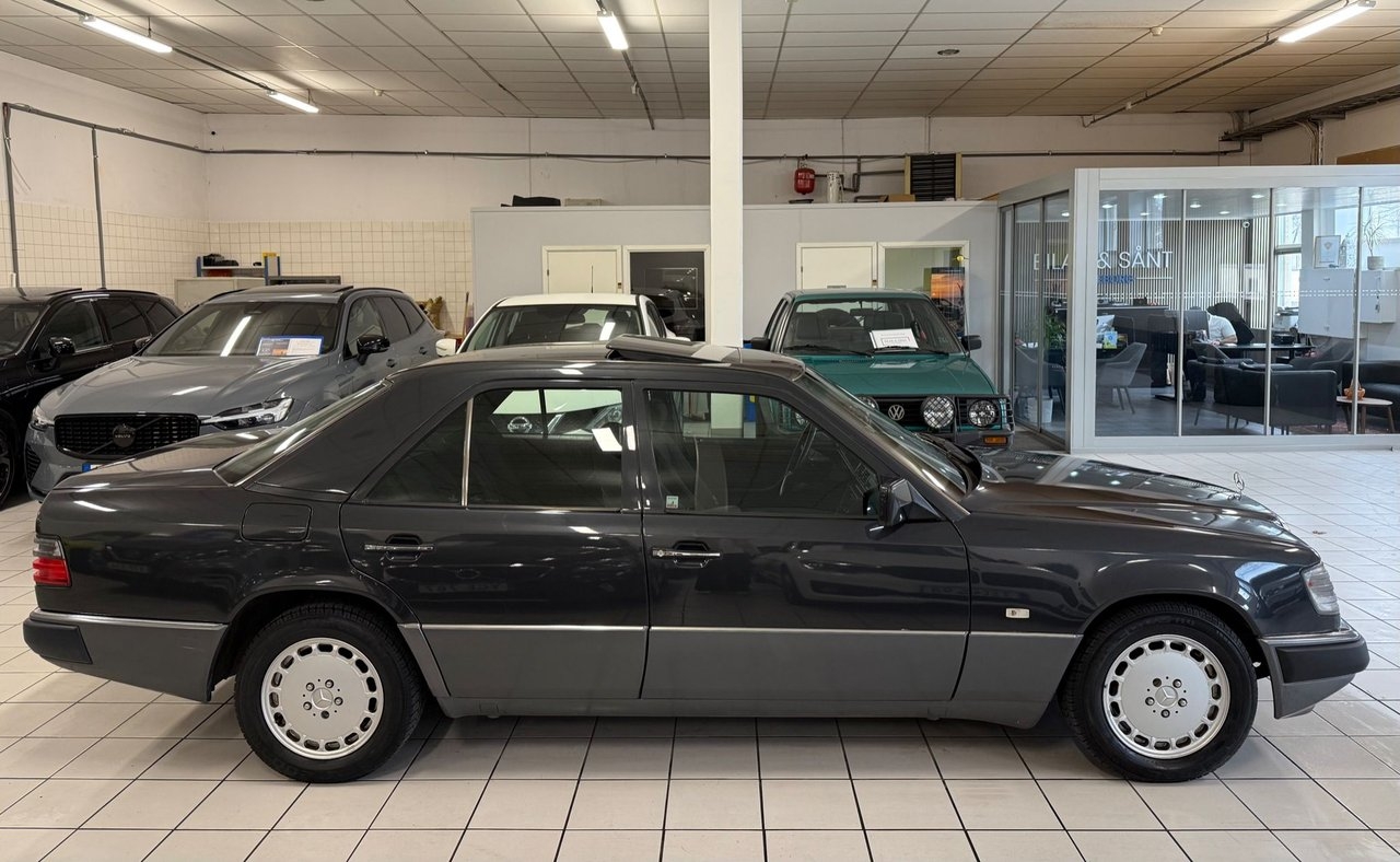 Mercedes-Benz 230 1992, bild 2/10