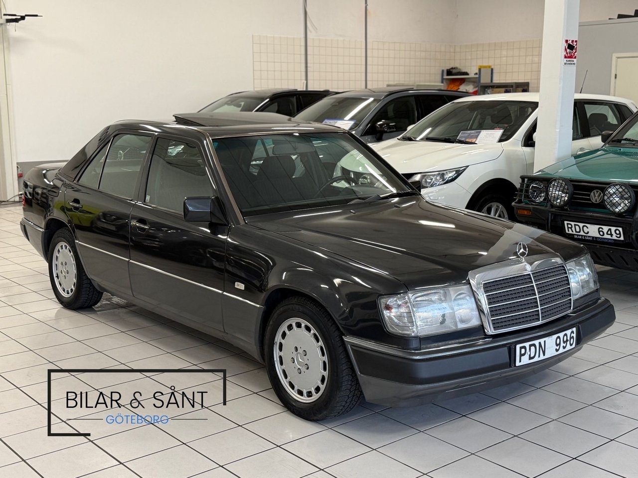 Mercedes-Benz 230