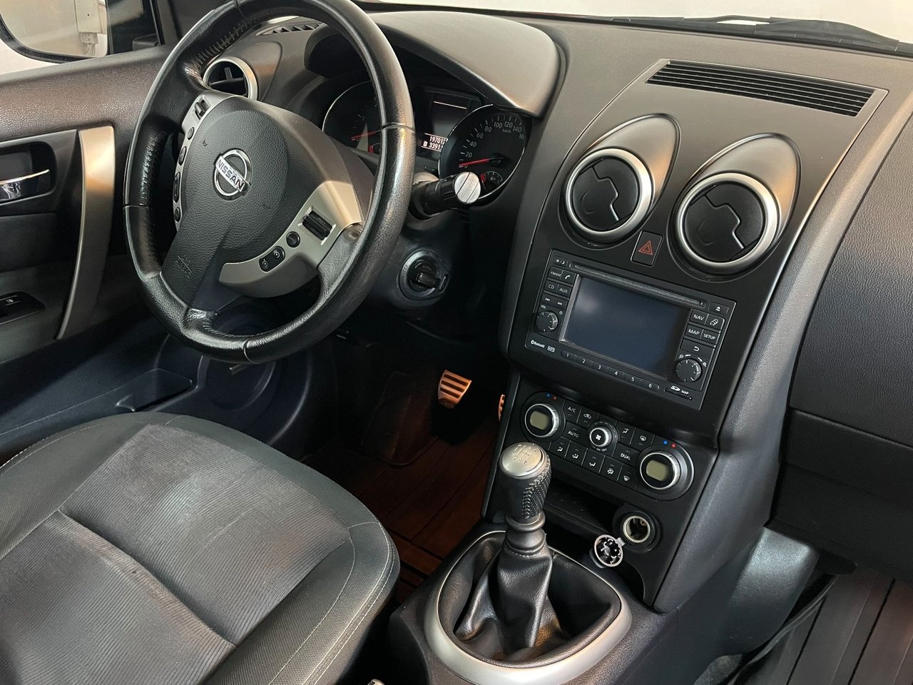 Nissan Qashqai+2 2.0dCi 2011, bild 4/9