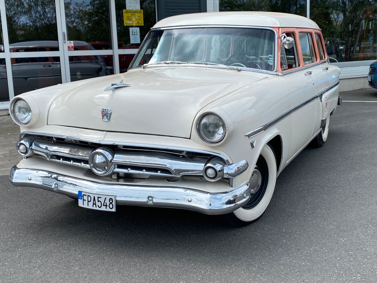 Ford Custom Country Sedan 3.9 V8 1954, bild 2/10
