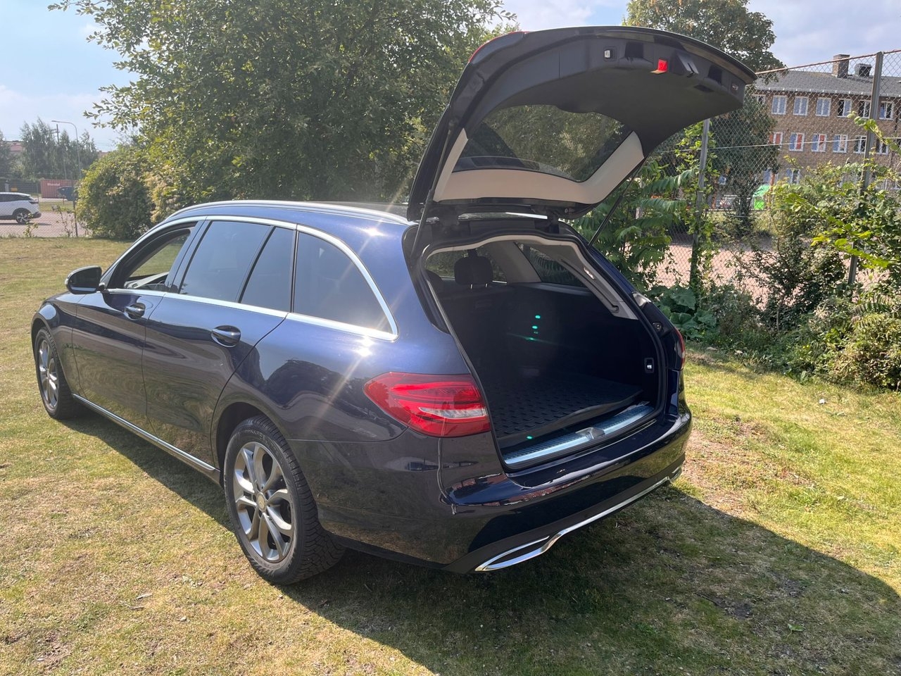 Mercedes-Benz C 2016, kuva 5/10